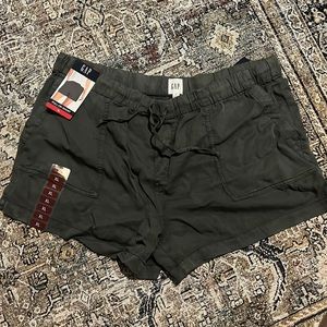Gap shorts